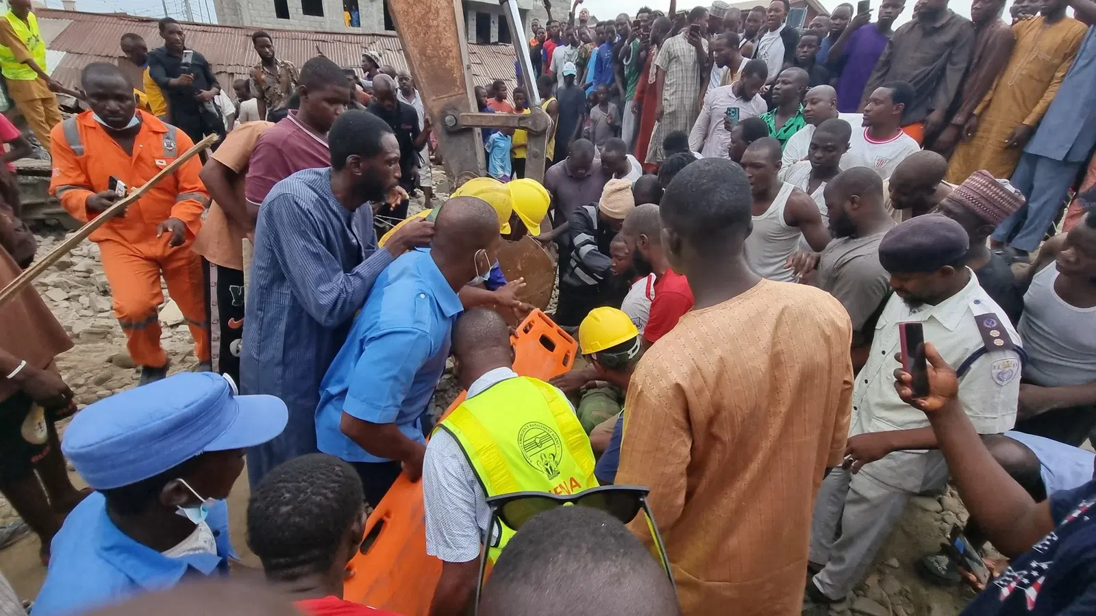 One Killed, Three Rescued As Building Collapses In Lagos