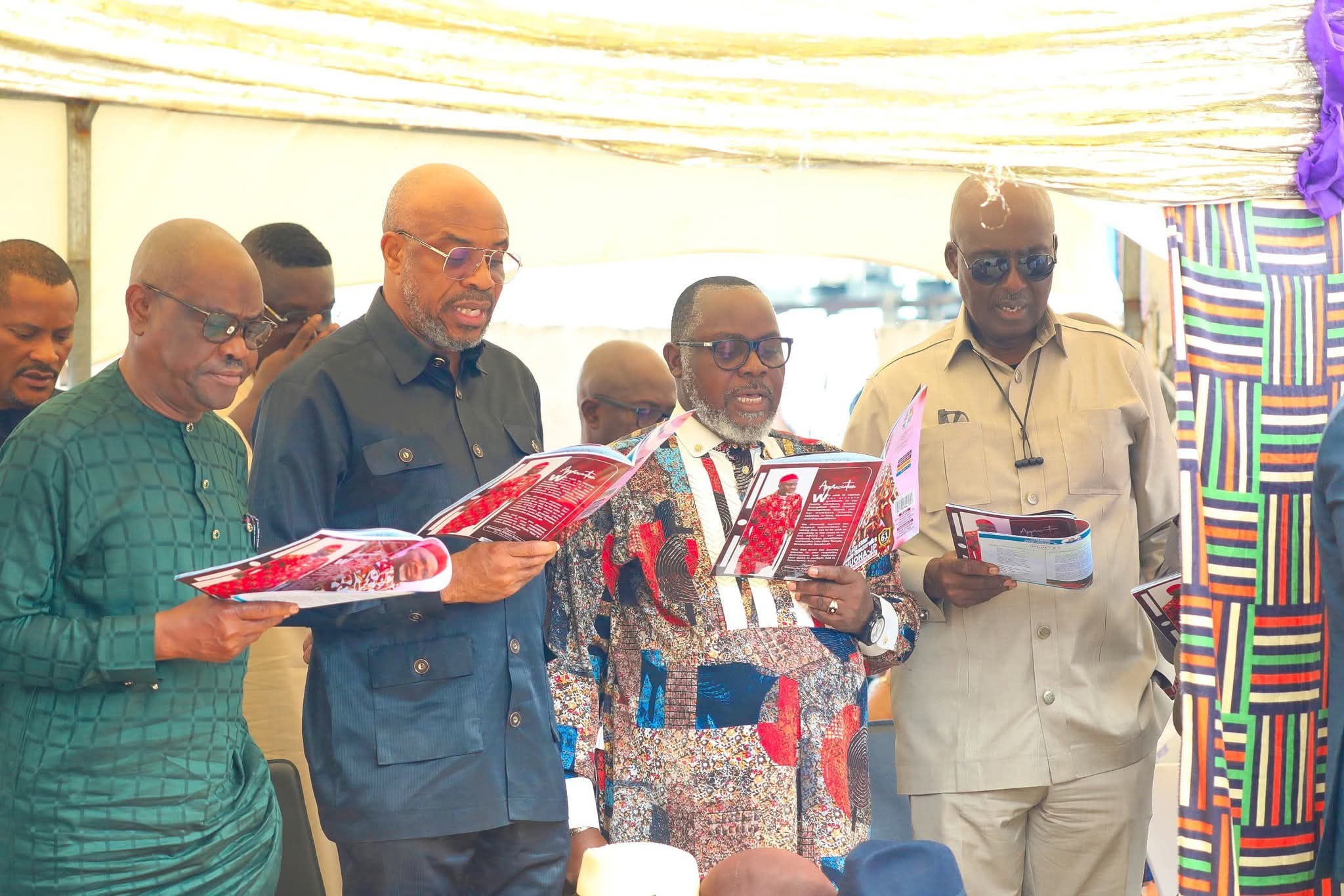 Fubara Attends Burial Of Wike’s Uncle In Rivers After Their Reconciliation [Photos] 5