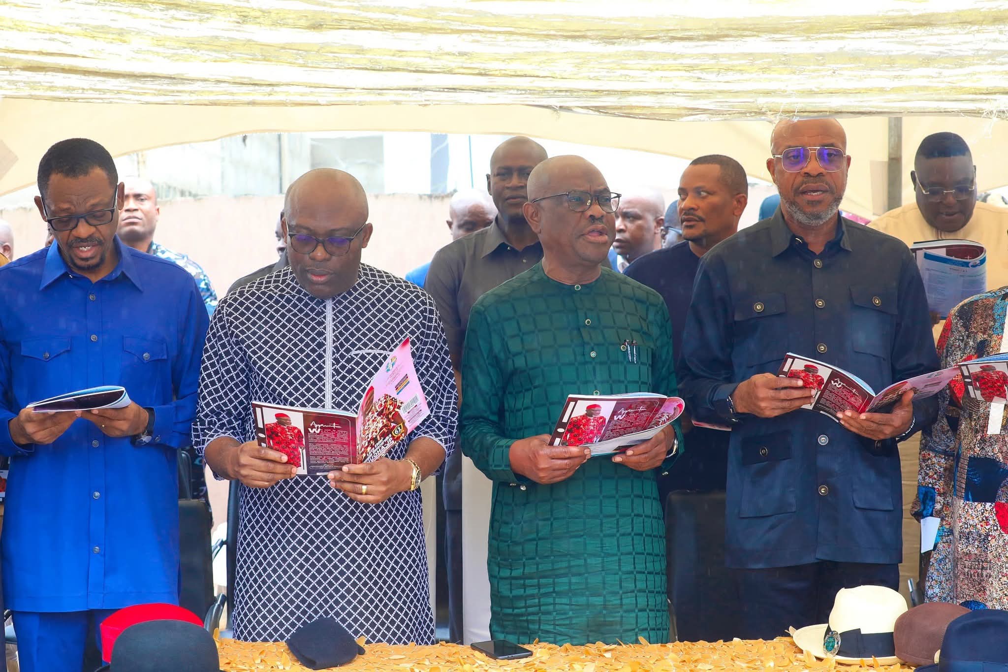 Fubara Attends Burial Of Wike’s Uncle In Rivers After Their Reconciliation [Photos] 6