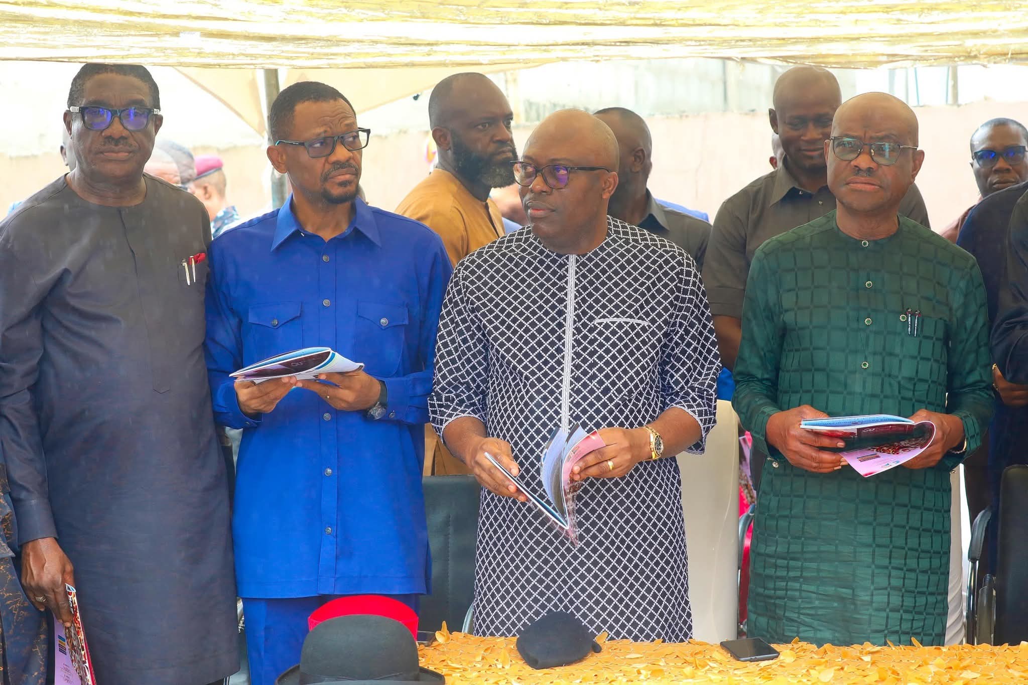 Fubara Attends Burial Of Wike’s Uncle In Rivers After Their Reconciliation [Photos]