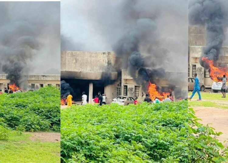 Kwara Emir’s Palace, NDLEA Office Set Ablaze During Protest Over Insecurity [Photos]