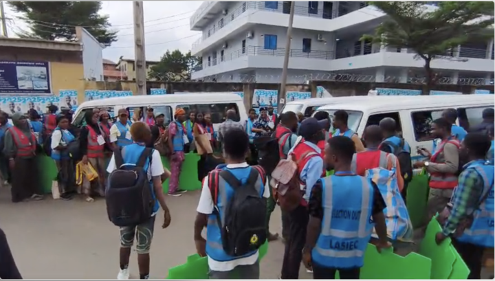 LASIEC Officials Stranded At Ikosi-Isheri LCDA, Trek To Polling Units During Lagos LG Election 