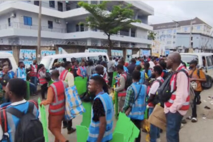 LASIEC Officials Stranded At Ikosi-Isheri LCDA, Trek To Polling Units During Lagos LG Election