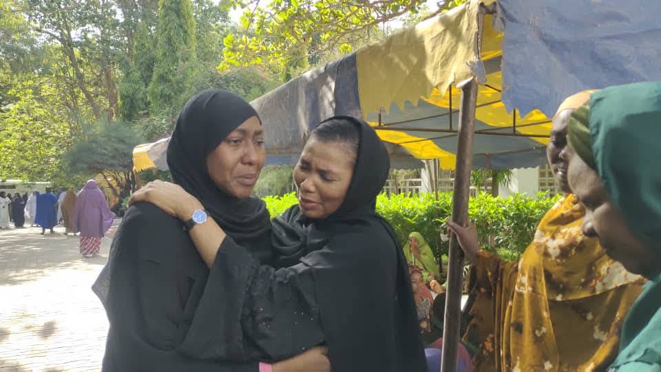 Buhari’s Daughter Break Down In Tears As She Arrives Daura For Late Father's Burial 10 Buhari’s Daughter Break Down In Tears As She Arrives Daura For Late Father's Burial