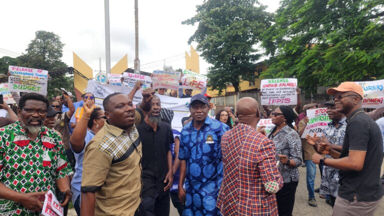 ASUU Members Embark On Protest, Reject FG Loan Scheme 1 ASUU Members Embark On Protest, Reject FG Loan Scheme
