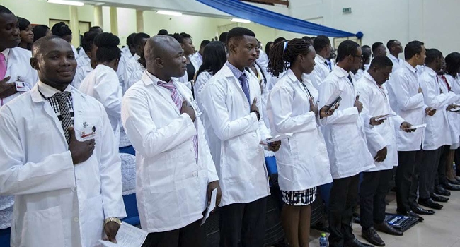 Nigerian Doctors Issue FG 10-Day Ultimatum, Threaten Nationwide Strike