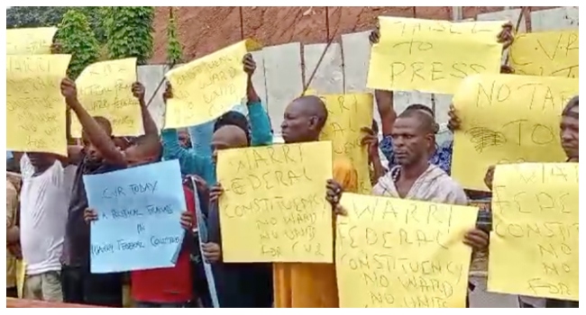 Warri Leaders Protest At INEC Headquarters, Demands Stoppage Of Voter Registration