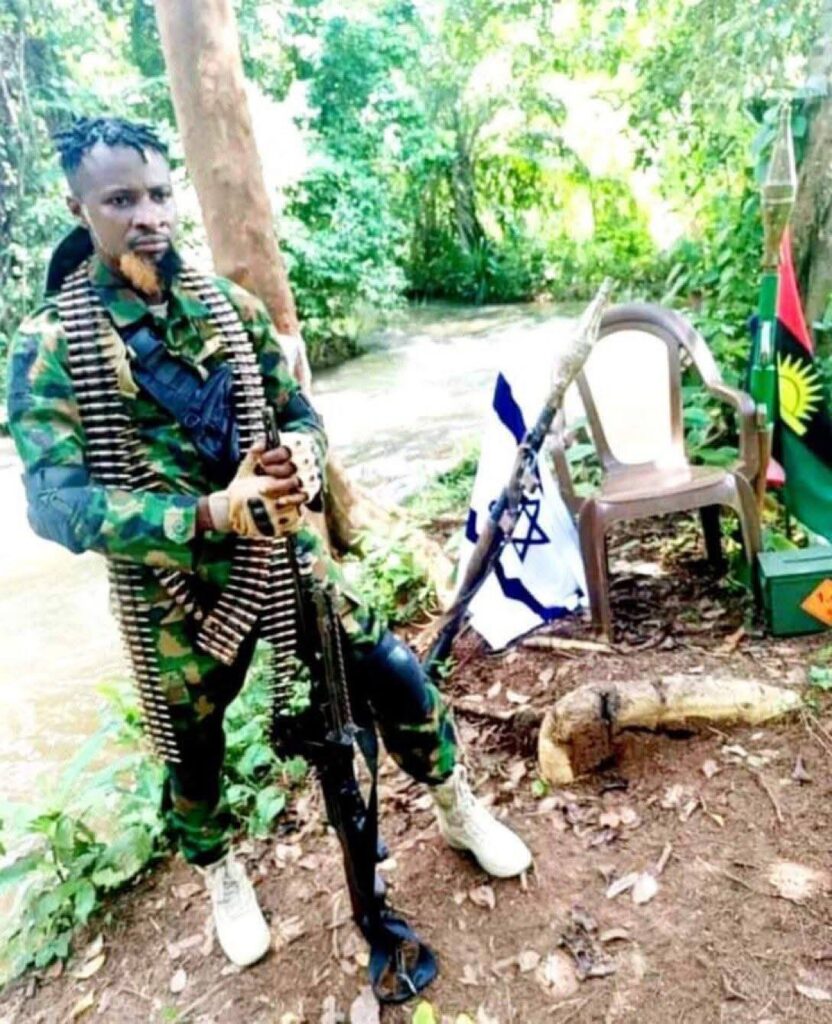 Nigerian Army Captures IPOB/ESN Commander Gentle De Yahoo Linked to Brutal Killings in South East 2 Nigerian Army Captures IPOB/ESN Commander Gentle De Yahoo Linked to Brutal Killings in South East