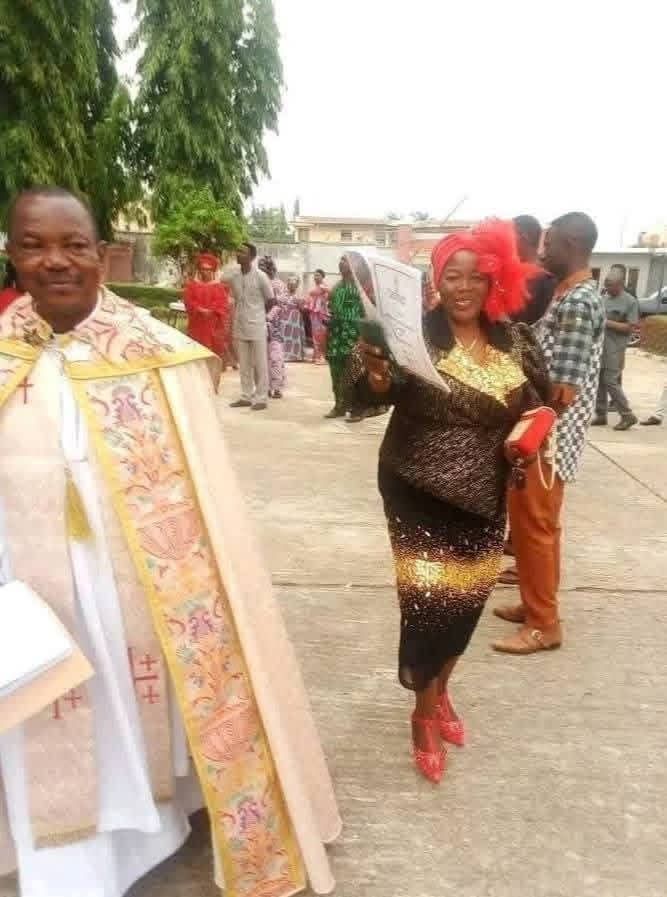 Terrorists Kill Kaduna Anglican Priest Edwin Achi in Captivity, Wife and Daughter Still Held Amid ₦600m Ransom Demand 2 Terrorists Kill Kaduna Anglican Priest Edwin Achi in Captivity, Wife and Daughter Still Held Amid ₦600m Ransom Demand 1