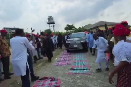 Rivers Women Spray Wrappers On Road As Wike Arrives For Port Harcourt Event [Video]