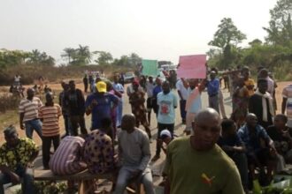 Residents Protest In Ondo After Gunmen Abducted Woman, Shot Three People