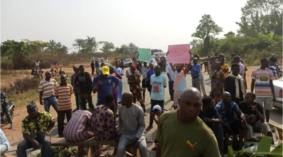 Residents Protest In Ondo After Gunmen Abducted Woman, Shot Three People