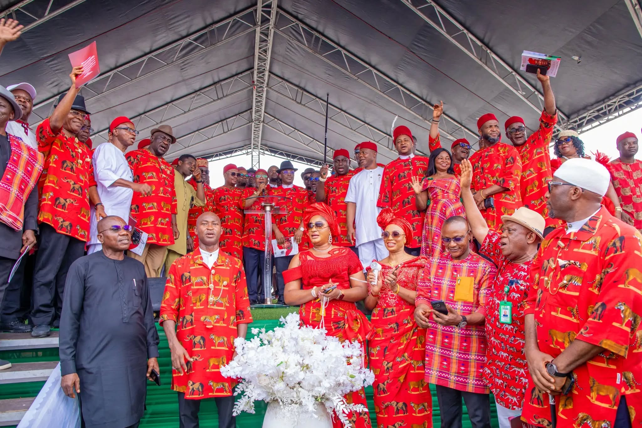 Abia Community Donates ₦100m For Governor Alex Otti’s Re-Election Bid