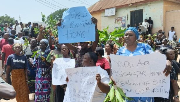 Plateau Residents Protest At Funeral Of Slain Victims Over Arrest Of Youths As ‘Bandits’