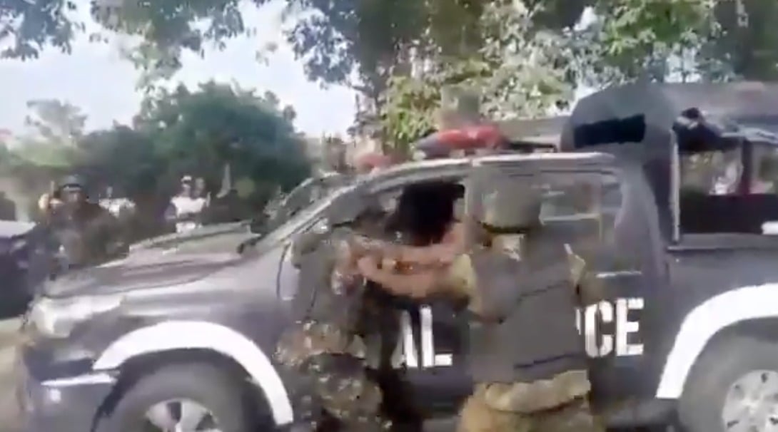 Nigerian Navy Arrested For Fighting With Soldiers During Tinubu’s Visit To Bayelsa [Video]