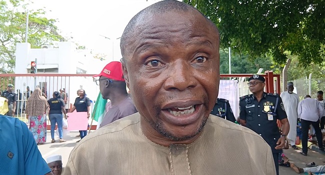 Retired Police Officers Block Presidential Villa Gate In Protest Over Pension Scheme