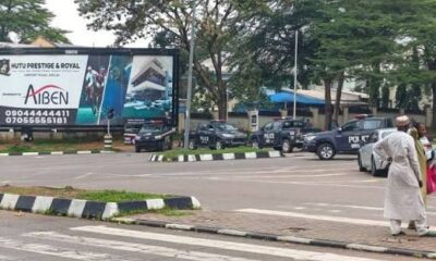 Police Block Roads As PDP Faction Moves To Ratify Goodluck Jonathan