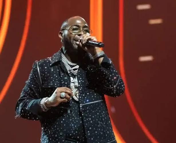"Put God First When You Make It" - Davido Tells Upcoming Artistes [Video]