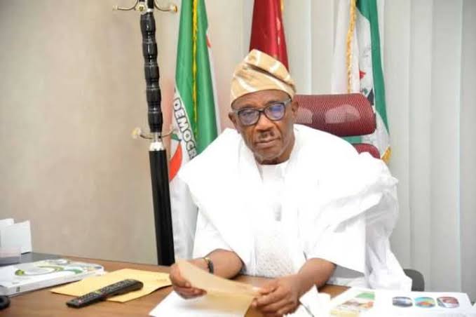 Police Summons APC's Senator Fadahunsi Over Threat To ‘Kill’ Accord Members In Osun 3 Police Summons APC's Senator Fadahunsi Over Threat To ‘Kill’ Accord Members In Osun