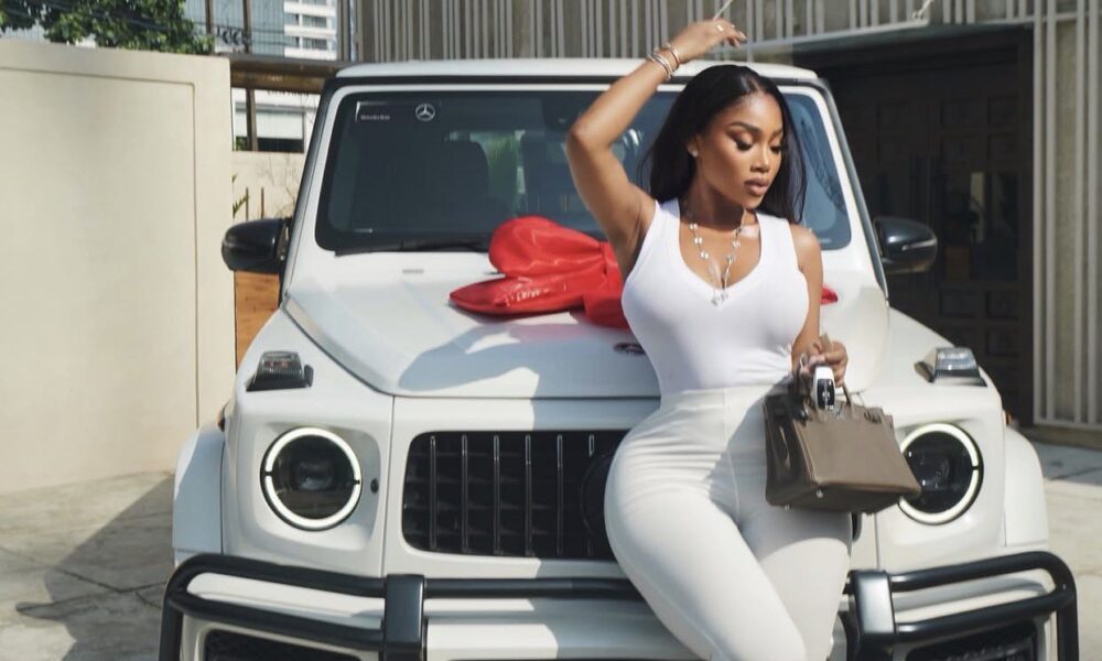 Bella Turns Heads as She Shows Off Newly Acquired G-Wagon Worth Over ₦720m (VIDEO) 1