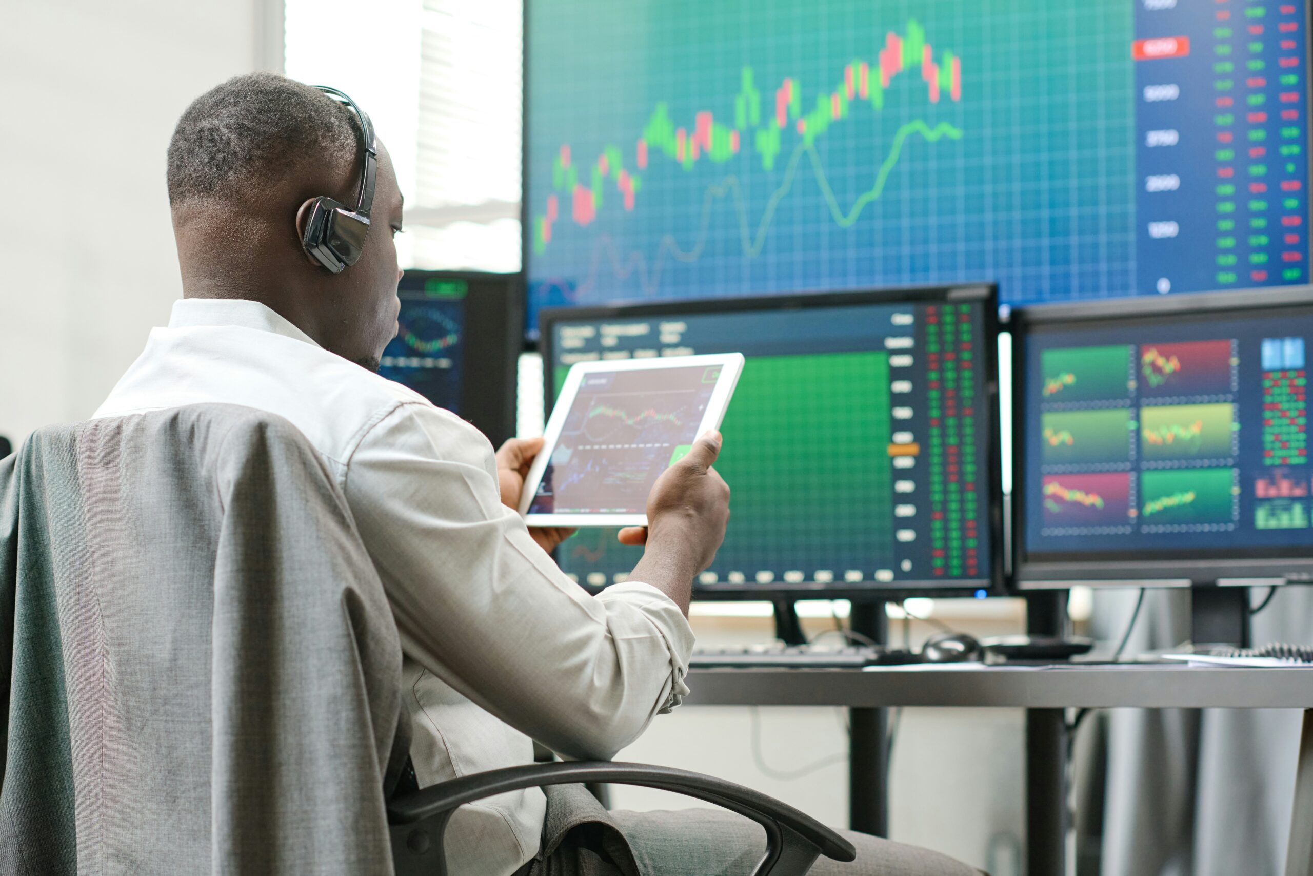 NGX stocks retreat as profit-taking gains momentum ahead of Q3 earnings season